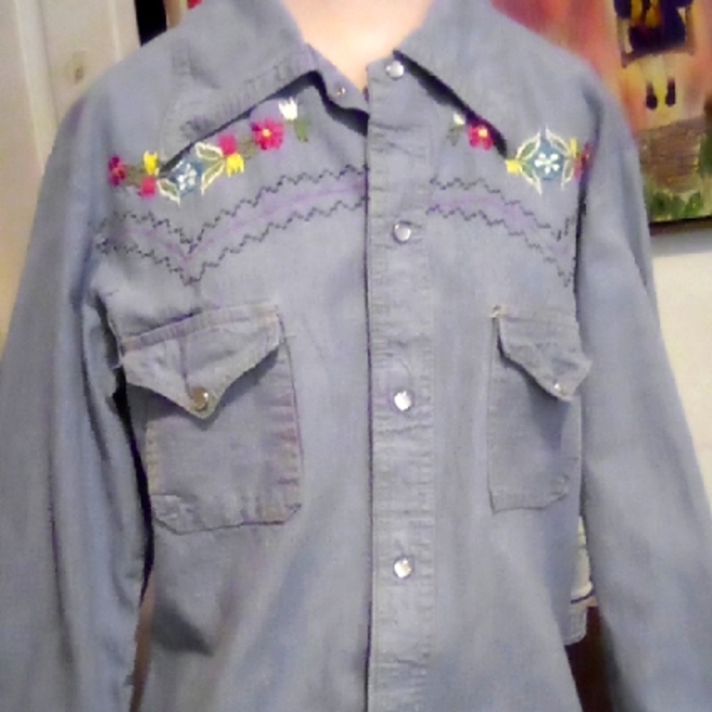 Rubens Denim Blue Jean Jacket With Floral Embroidery and Pearl Snap Buttons.